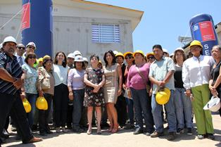 Ministra Saball visitó casa piloto de conjunto habitacional Guañacagua III