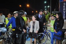 Ministra de Vivienda puso en marcha moderna iluminación led en ciclovía Santa María